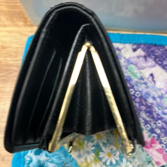 Louis vuitton black epi compact  french wallet. See pics for flaws - Picture 6 of 16